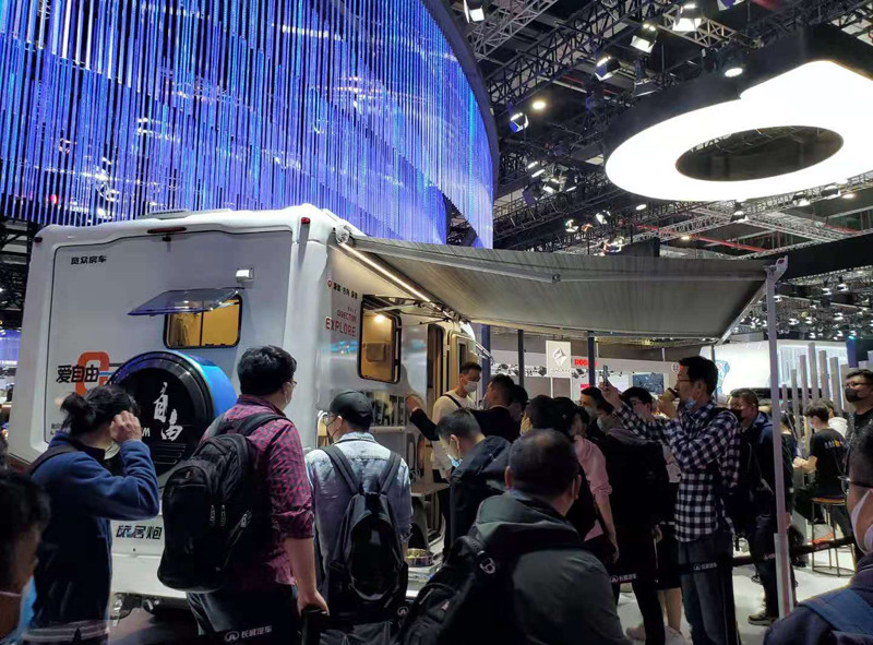 覽眾自由炮登陸上海汽車展長(zhǎng)城展臺(tái) 覽眾自由炮登陸上海汽車展長(zhǎng)城展臺(tái)